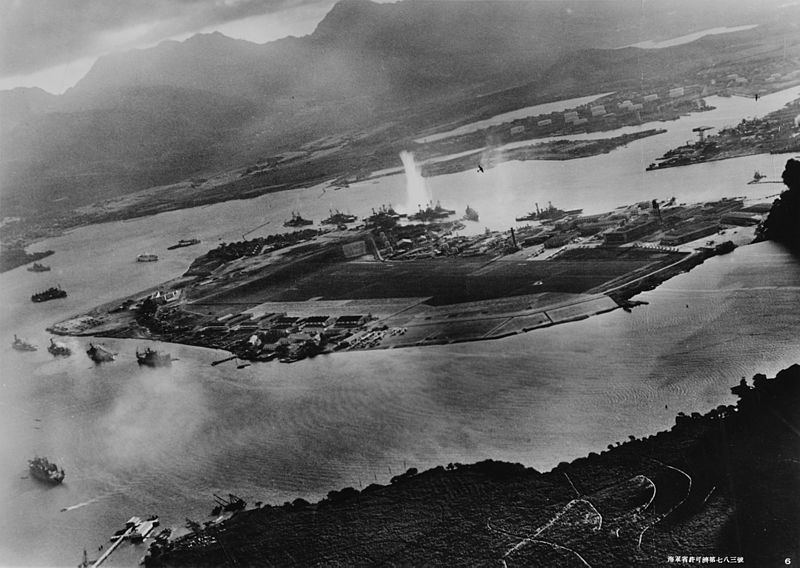 800px-Attack_on_Pearl_Harbor_Japanese_planes_view.jpg